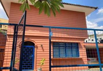 Casa sobrado para comércio, 3 dormitórios 1 suíte, 3 salas amplas, cozinha, área