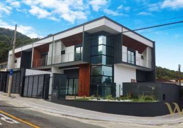 Casa com 3 quartos à venda na rua rio negrinho, 518, saguaçu, joinville por r$ 1.450.000