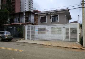 Casa comercial com 5 salas e 300m²