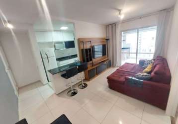 Apartamento 1 dormitório, sala com sacada gourmet.