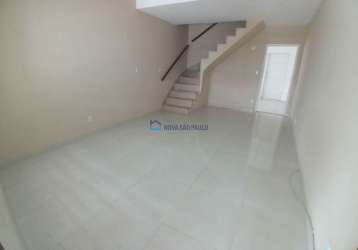 Sobrado de 120m² com 3 dormitórios, 1 banheiro, cozinha, sala e 1 vaga