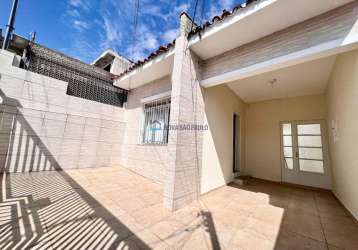 Casa térrea  vila da saúde. oportunidade. 3 dormitórios. 2 vagas. vago.