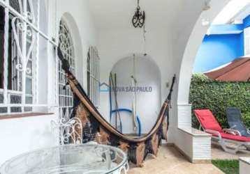 Venda. casa em vila com 218m². 4 quartos. vagas de garagem