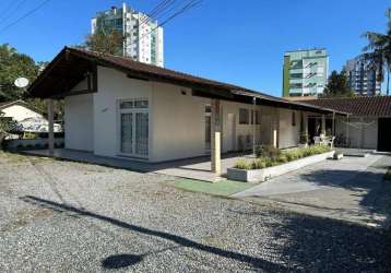 Casa plana no anita garibaldi com 4 quartos para locação, 250 m²