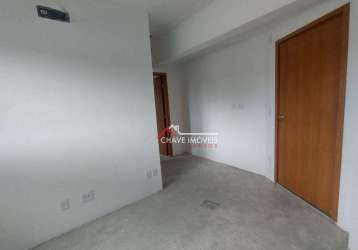 Apartamento com  39,69 m2, 2  dormitórios, de fundos, elevador, no estuário - santos/sp