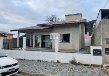 Casa a venda em porto belo