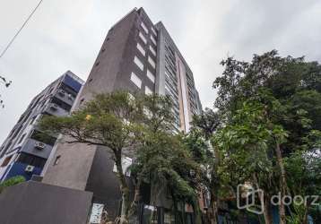 Apartamento com 2 quartos à venda na rua barão de teffe, 314, menino deus, porto alegre, 63 m2 por r$ 599.000