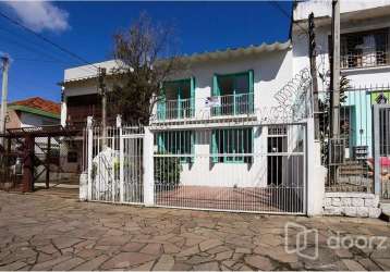 Casa com 5 quartos à venda na rua bernardo pires, 81, santana, porto alegre, 253 m2 por r$ 615.000