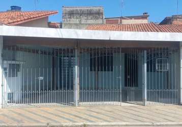 Ótima casa térrea com 02 dormitórios sendo 01 suíte