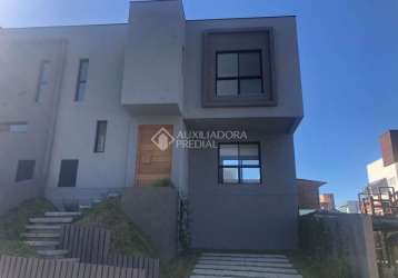 Casa com 3 quartos à venda na dep. epitacio bittencourt, 203, ambrósio, garopaba, 110 m2 por r$ 870.000