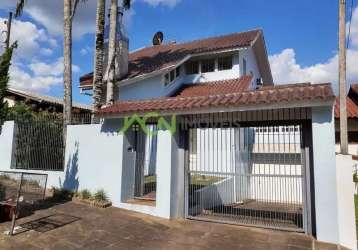 Casa com 4 dormitórios, piscina, quiosque, duas salas, no bairro floresta em estância velha