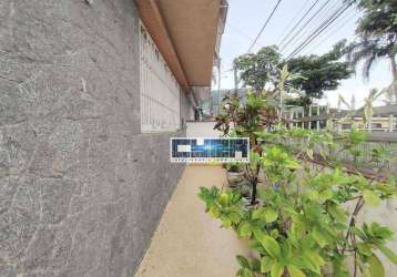 Casa com 3 dormitórios &amp; amplo quintal