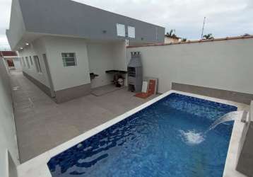 Lindas casas pertinho do mar com 03 dorm, piscina para venda em mongaguá!