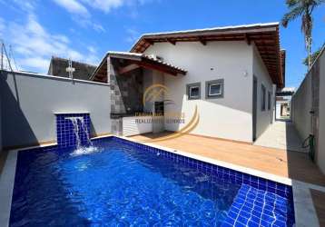 Linda casa geminada nova com piscina em alvenaria/churrasqueira lado praia em itanhaém!