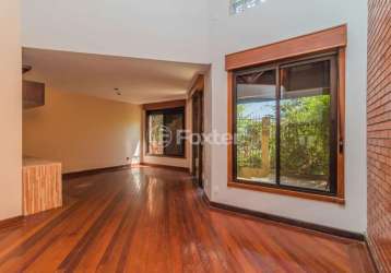 Casa em condomínio fechado com 3 quartos à venda na avenida jacuí, 978, cristal, porto alegre, 359 m2 por r$ 920.000