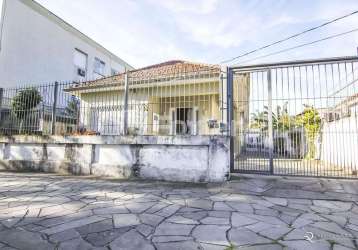 Casa comercial com 2 salas à venda na rua dona cecília, 72, medianeira, porto alegre, 216 m2 por r$ 1.300.000