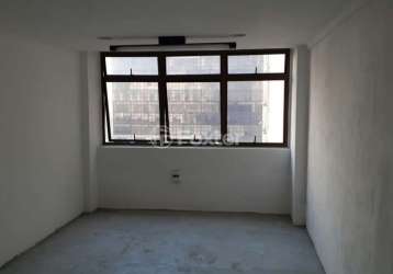 Sala comercial com 1 sala à venda na rua dos andradas, 1137, centro histórico, porto alegre, 21 m2 por r$ 135.000