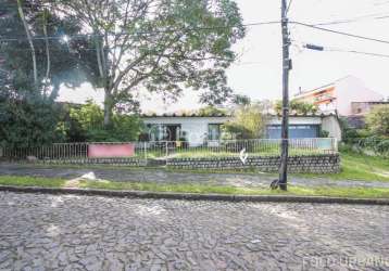 Casa comercial com 3 salas à venda na rua panambi, 54, cavalhada, porto alegre, 256 m2 por r$ 900.000