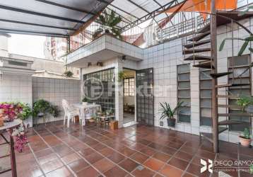 Prédio à venda na rua felipe neri, 218, auxiliadora, porto alegre, 454 m2 por r$ 2.490.000