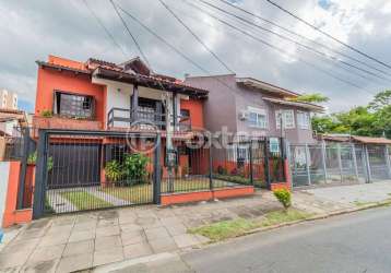 Casa com 3 quartos à venda na travessa kuluene, 319, coronel aparício borges, porto alegre, 254 m2 por r$ 901.550