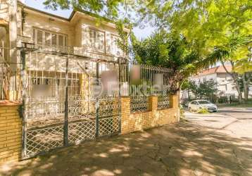 Casa com 4 quartos à venda na rua sinimbú, 342, petrópolis, porto alegre, 230 m2 por r$ 975.000