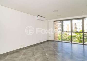 Sala comercial com 1 sala à venda na avenida wenceslau escobar, 2714, cristal, porto alegre, 33 m2 por r$ 445.000