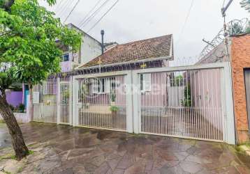 Casa com 4 quartos à venda na rua candiota, 80, passo da areia, porto alegre, 161 m2 por r$ 680.000