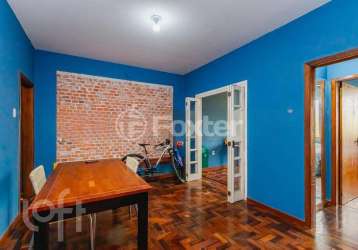 Apartamento com 2 quartos à venda na rua dezoito de novembro, 94, navegantes, porto alegre, 68 m2 por r$ 177.000