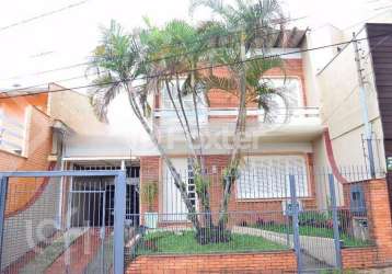 Casa com 3 quartos à venda na rua bento gonçalves, 1578, centro, são leopoldo, 170 m2 por r$ 680.000