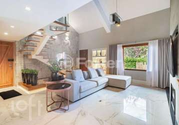 Casa com 2 quartos à venda na rua amaragi, 112, cristo redentor, porto alegre, 319 m2 por r$ 1.690.000