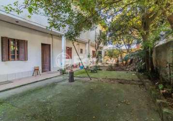 Casa com 3 quartos à venda na avenida leonardo carlucci, 140, espírito santo, porto alegre, 250 m2 por r$ 660.000