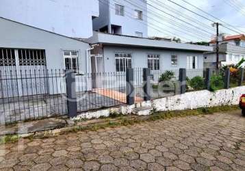 Casa com 3 quartos à venda na rua arno lippel, 16, trindade, florianópolis, 107 m2 por r$ 650.000