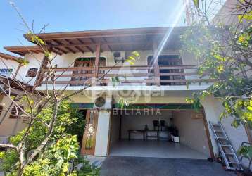 Casa com 5 quartos à venda na servidão benta severino ferreira, 50, campeche, florianópolis, 270 m2 por r$ 2.600.000