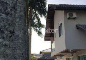 Casa com 6 quartos à venda na rua das grevileas, 69, cachoeira do bom jesus, florianópolis, 315 m2 por r$ 3.200.000