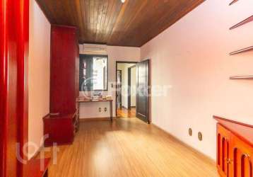 Casa com 4 quartos à venda na rua valparaíso, 993, jardim botânico, porto alegre, 180 m2 por r$ 920.000