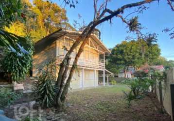 Casa com 3 quartos à venda na rua vereador osni ortiga, 363, lagoa da conceição, florianópolis, 135 m2 por r$ 1.300.000