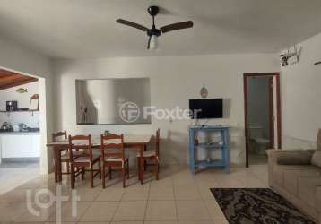 Casa com 2 quartos à venda na rua 100, 68, balneário ponta do papagaio (ens brito), palhoça, 90 m2 por r$ 479.000