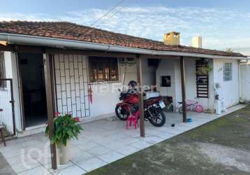 Casa com 2 quartos à venda na rua desembargador maurílio coimbra, 135, canasvieiras, florianópolis, 70 m2 por r$ 1.250.000