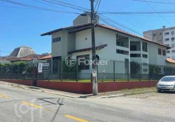 Casa com 4 quartos à venda na rua benjamin gerlach, 1458, fazenda santo antônio, são josé, 595 m2 por r$ 2.300.000