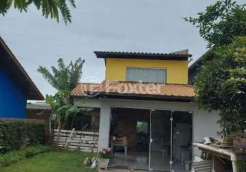 Casa com 2 quartos à venda na servidão pedro castanho, 700, ribeirão da ilha, florianópolis, 120 m2 por r$ 650.000