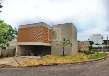 Casa sobrado com 3 suítes no residencial morada das artes av. são paulo sorocaba