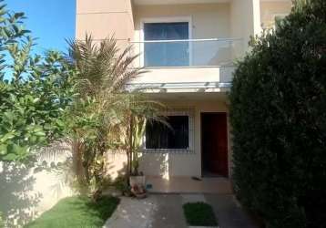 Excelente casa duplex com porão amplo no bairro silvestre em campo grande.