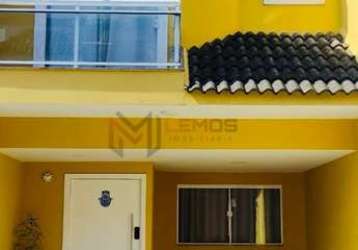 Triplex com terraço e área gourmet no condomínio recanto dos anjos em vargem pequena