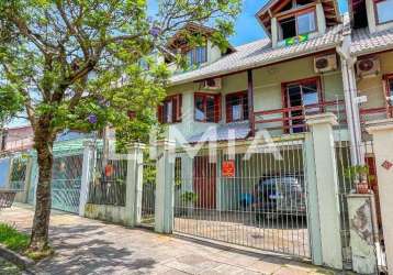 Casa com 3 quartos à venda na rua pero vaz de caminha, 146, vila ipiranga, porto alegre, 182 m2 por r$ 795.000