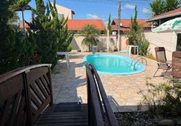 Casa com piscina, 02 dormitórios à venda, 82 m² por r$ 1.100.000 - itacolomi - balneário piçarras/sc