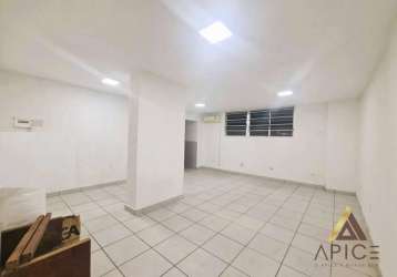 !!!oportunidade!!! ótima sala comercial à uma quadra da praia com 40m² úteis - 01 vaga por r$ 199 mil (venda) ou r$ 1.650 (locação/pacote) - boqueirão