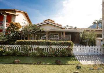 Casa em condomínio fechado com 3 quartos à venda na rua caiçara, 109, praia da lagoinha, ubatuba, 173 m2 por r$ 1.600.000