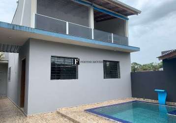 Casa no atami com piscina e placa solar