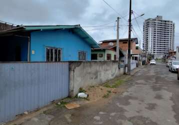 Casa em terreno individual no bairro ressacada