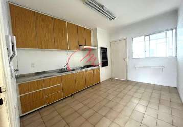 Apartamento no bairro paraíso com 2 dormitórios com armários + 1 quarto auxiliar, 1 vaga de garagem